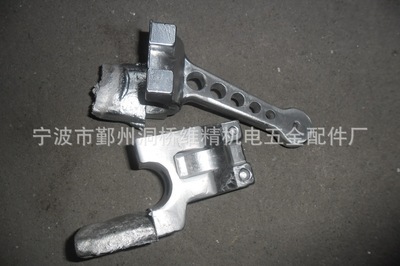 提供管夾鋁鑄件 彎管鋁鑄件 管類鋁鑄 來圖 來樣加工鋁鑄造
